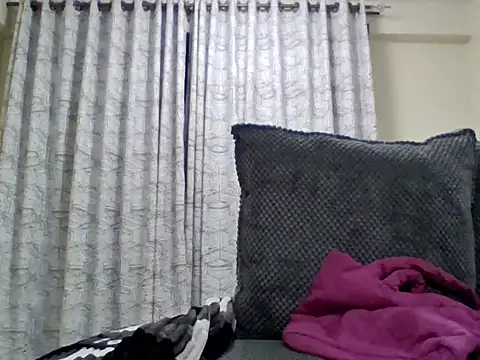 Snapshot of camila_lorah chatting on May 26, 10:17 pm camila lorah online show from May 26, 10:17 pm