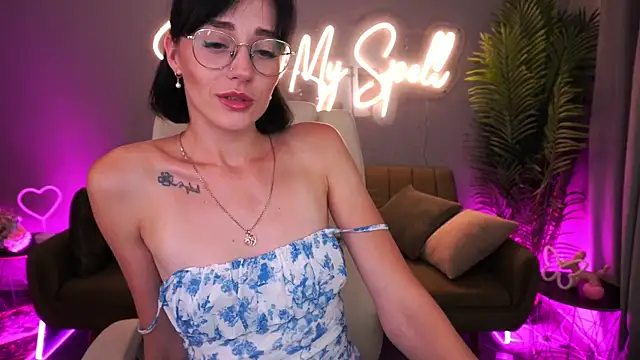 EviiLune online show from July 31, 8:41 pm