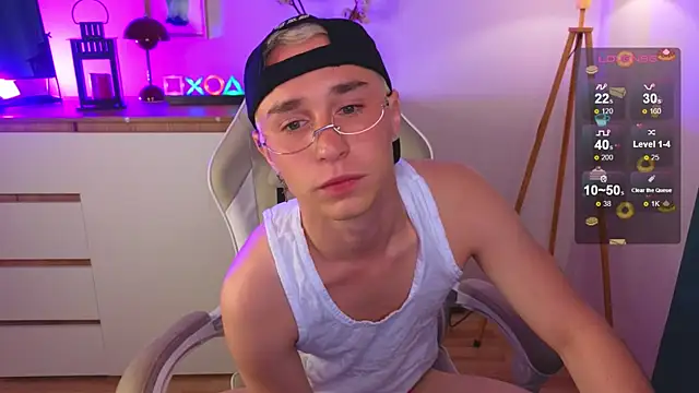e1v1s online show from June 10, 9:35 pm