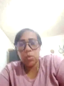 Snapshot of OliviaWilliamm chatting on June 7, 9:51 pm OliviaWilliamm online show from June 7, 9:51 pm