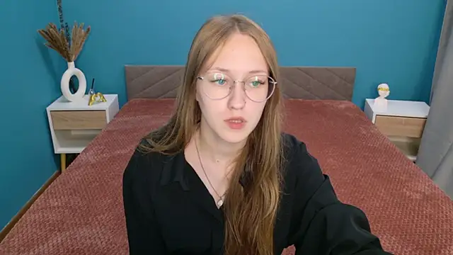 Calista Everleig online show from June 9, 10:38 am