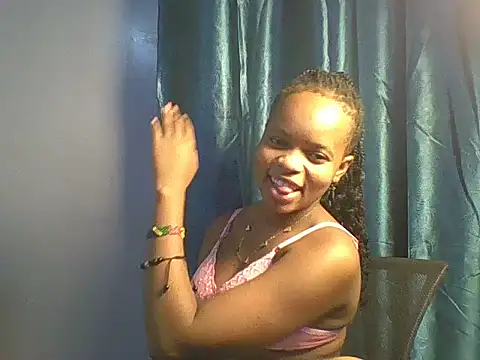 Snapshot of Afrikan_desire chatting on May 21, 10:33 am Afrikan desire online show from May 21, 10:33 am