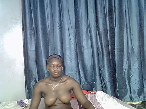 Snapshot of Slim_shaddy01 chatting on June 10, 12:11 am Slim shaddy01 online show from June 10, 12:11 am