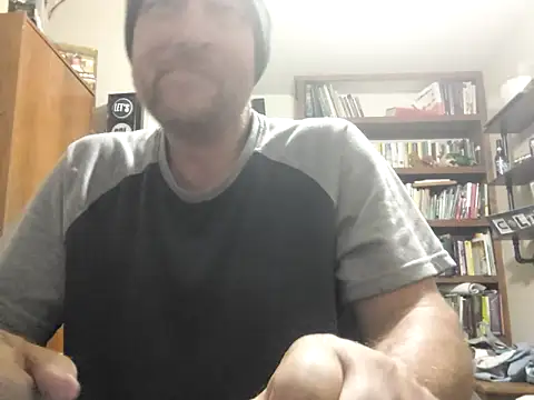 Snapshot of icebergXpress chatting on June 5, 6:52 am icebergXpress online show from June 5, 6:52 am