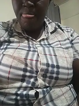 Snapshot of prettybabe02 chatting on August 3, 5:28 am prettybabe02 online show from August 3, 5:28 am