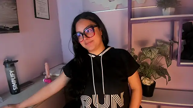 Snapshot of Crystal_Moom chatting on June 2, 11:12 am Crystal Moom online show from June 2, 11:12 am