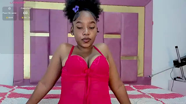Snapshot of ArianaMadisson chatting on June 13, 1:42 pm ArianaMadisson online show from June 13, 1:42 pm