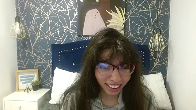 Allyshon  online show from May 29, 7:45 pm