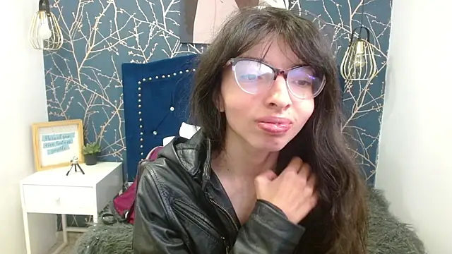 Allyshon  online show from June 9, 8:09 pm