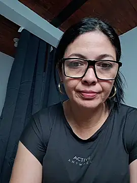 Snapshot of Scarlett_Valnyx chatting on June 1, 1:02 pm Scarlett Valnyx online show from June 1, 1:02 pm