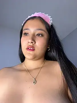 amara huxly online show from July 3, 7:53 pm