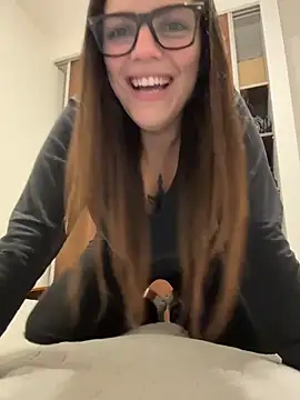 lilylovelesss online show from June 3, 4:04 am