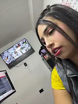 Snapshot of TAMMYBLACKK chatting on June 2, 5:37 pm TAMMYBLACKK online show from June 2, 5:37 pm