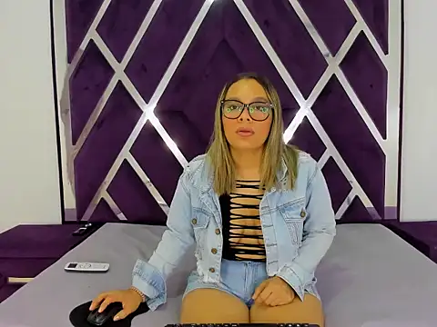 LunaViceht online show from June 12, 12:15 pm
