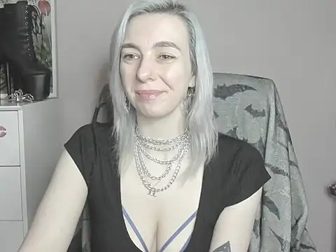 Snapshot of velvetanne chatting on July 24, 6:33 am velvetanne online show from July 24, 6:33 am