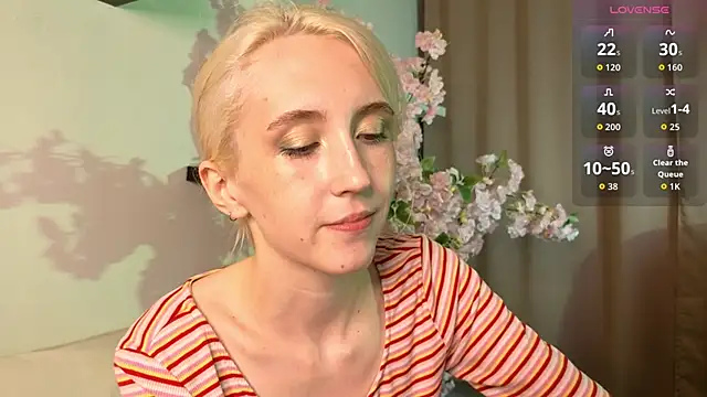 Snapshot of Elen__Moore chatting on June 5, 10:43 am Elen Moore online show from June 5, 10:43 am