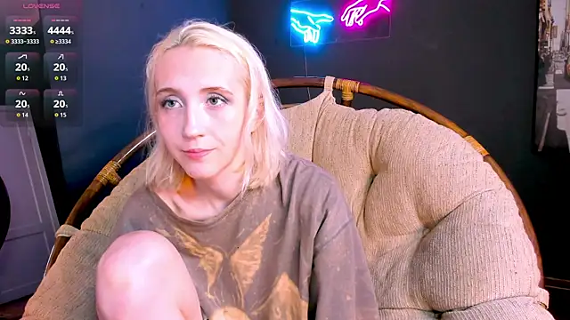 Snapshot of Elen__Moore chatting on June 14, 10:39 am Elen Moore online show from June 14, 10:39 am