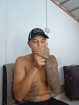 Andreesr online show from June 26, 2:54 pm