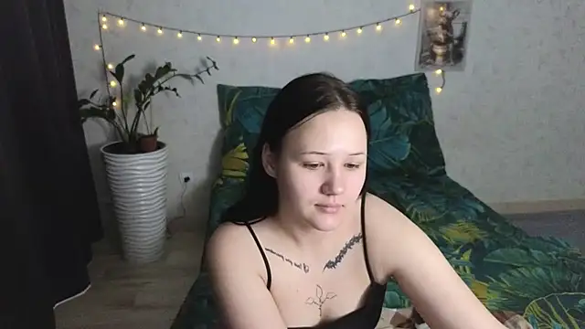 Snapshot of Tori_cute chatting on June 5, 1:23 am Tori cute online show from June 5, 1:23 am