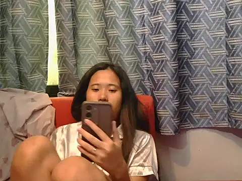 Snapshot of petiteasian_pinaygirl chatting on June 5, 7:03 am petiteasian pinaygirl online show from June 5, 7:03 am