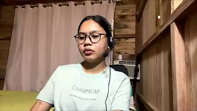 SalleyRoloff online show from June 10, 12:26 pm