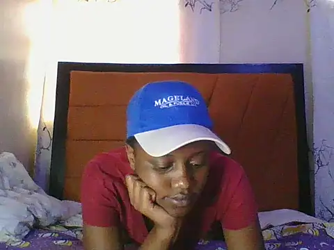 Snapshot of Ellaa_doll chatting on May 27, 12:35 pm Ellaa doll online show from May 27, 12:35 pm