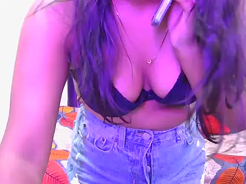 Snapshot of Itz-jasleen chatting on June 1, 4:36 am Itz-jasleen online show from June 1, 4:36 am