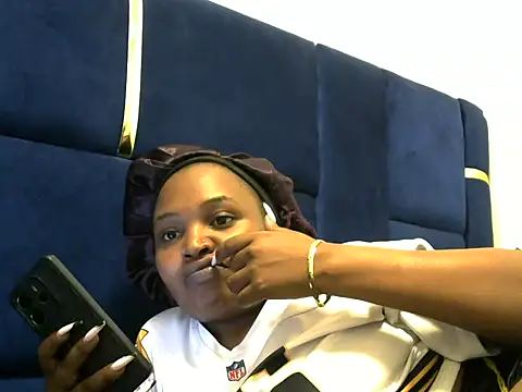 Snapshot of aliayah5 chatting on June 6, 11:26 am aliayah5 online show from June 6, 11:26 am