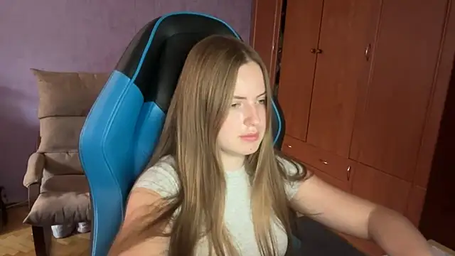 Snapshot of SilkSinner_ chatting on June 12, 12:04 pm SilkSinner online show from June 12, 12:04 pm
