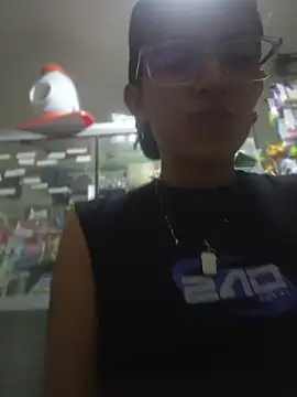 Snapshot of dangerousmuse chatting on June 17, 12:13 am dangerousmuse online show from June 17, 12:13 am