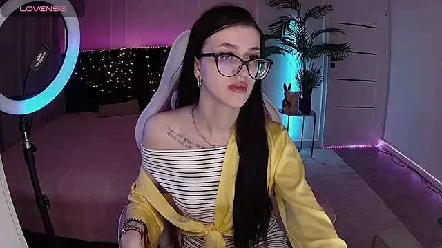 Ariella Me online show from June 3, 6:27 am