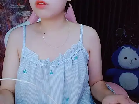 Julie Ulie online show from June 8, 12:49 pm