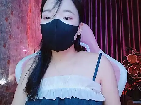 Julie Ulie online show from June 12, 3:11 pm