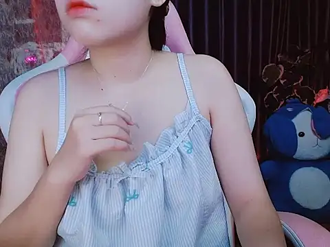 Julie Ulie online show from June 14, 2:24 am