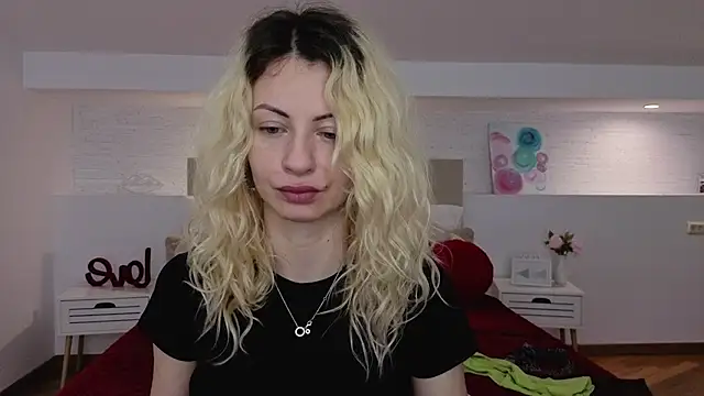 Snapshot of Fallen-angel1- chatting on June 5, 1:06 pm Fallen-angel1- online show from June 5, 1:06 pm
