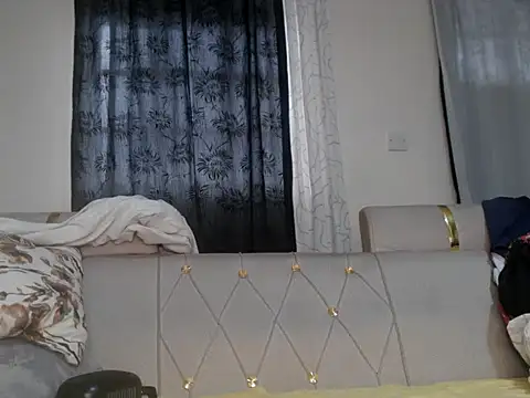 Snapshot of sexyleah25 chatting on July 11, 2:42 pm sexyleah25 online show from July 11, 2:42 pm