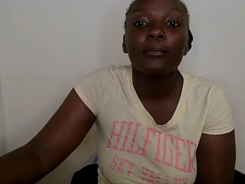 Snapshot of sexyleah25 chatting on July 27, 8:27 pm sexyleah25 online show from July 27, 8:27 pm