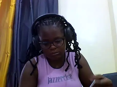 Snapshot of ladar chatting on June 22, 6:21 am ladar online show from June 22, 6:21 am