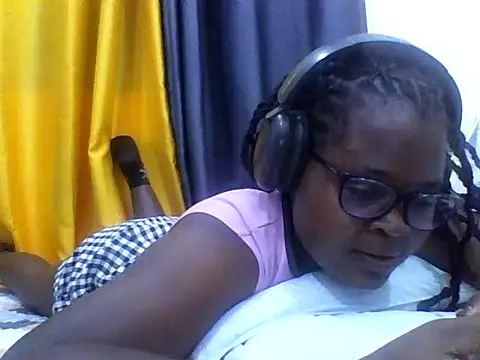 Snapshot of ladar chatting on June 27, 5:51 pm ladar online show from June 27, 5:51 pm