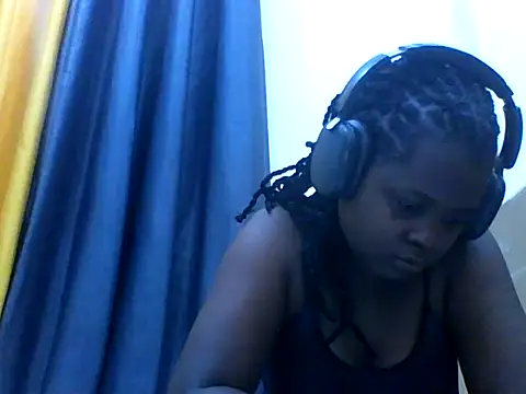 Snapshot of ladar chatting on July 1, 5:09 am ladar online show from July 1, 5:09 am