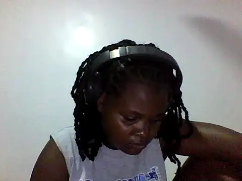 Snapshot of ladar chatting on July 2, 5:46 am ladar online show from July 2, 5:46 am