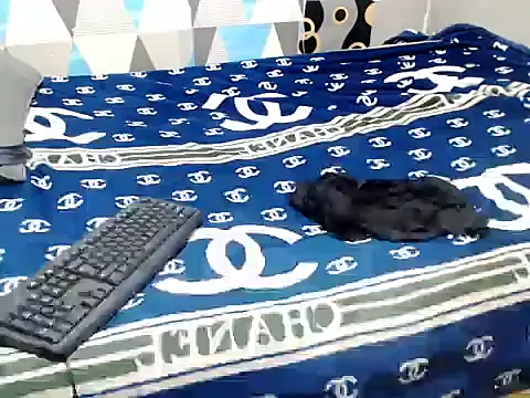 Snapshot of Trish_CurveCock chatting on June 4, 3:23 am Trish CurveCock online show from June 4, 3:23 am