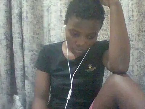 Snapshot of tina_2030 chatting on June 6, 4:39 am tina 2030 online show from June 6, 4:39 am