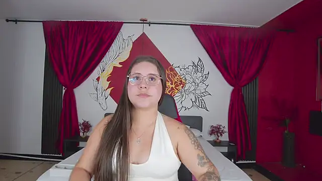 Snapshot of Lia_Avalon chatting on June 16, 11:35 am Lia Avalon online show from June 16, 11:35 am