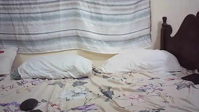 Snapshot of emmyteaz1 chatting on June 4, 12:11 pm emmyteaz1 online show from June 4, 12:11 pm