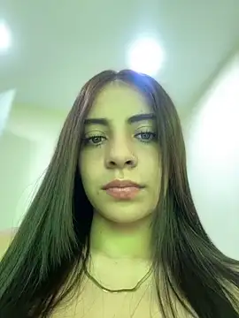 Snapshot of Hanna_Cruz_ chatting on June 2, 5:37 pm Hanna Cruz online show from June 2, 5:37 pm