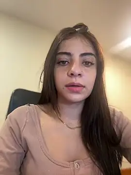 Snapshot of Hanna_Cruz_ chatting on June 3, 6:13 pm Hanna Cruz online show from June 3, 6:13 pm