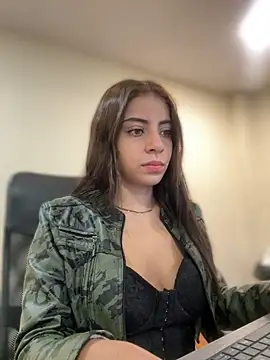 Snapshot of Hanna_Cruz_ chatting on June 4, 2:01 pm Hanna Cruz online show from June 4, 2:01 pm