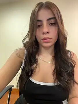 Snapshot of Hanna_Cruz_ chatting on June 12, 6:29 pm Hanna Cruz online show from June 12, 6:29 pm
