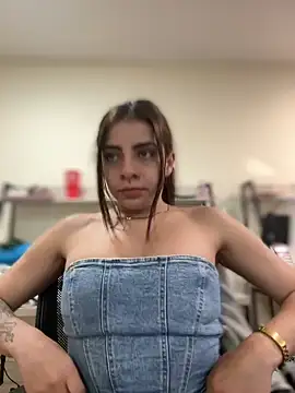 Snapshot of Hanna_Cruz_ chatting on July 15, 7:08 pm Hanna Cruz online show from July 15, 7:08 pm